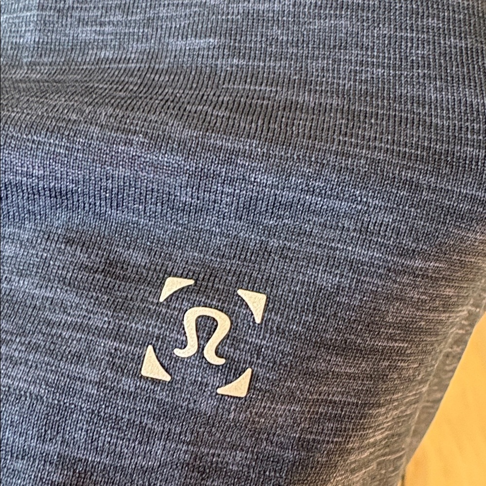 Men’s Lululemon long sleeve performance T shirt. - Picture 8 of 16